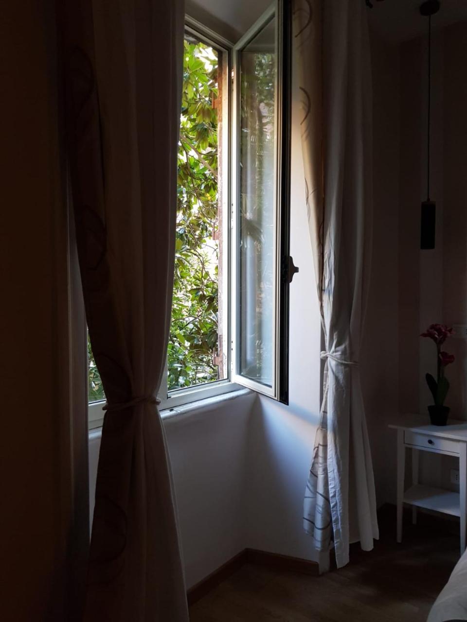 Monti49 Guesthouse Roma Ngoại thất bức ảnh